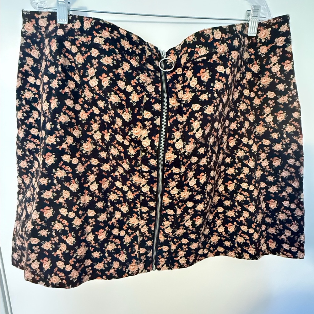 Forever 21+ Black Floral Zip Skirt with Peach Blooms